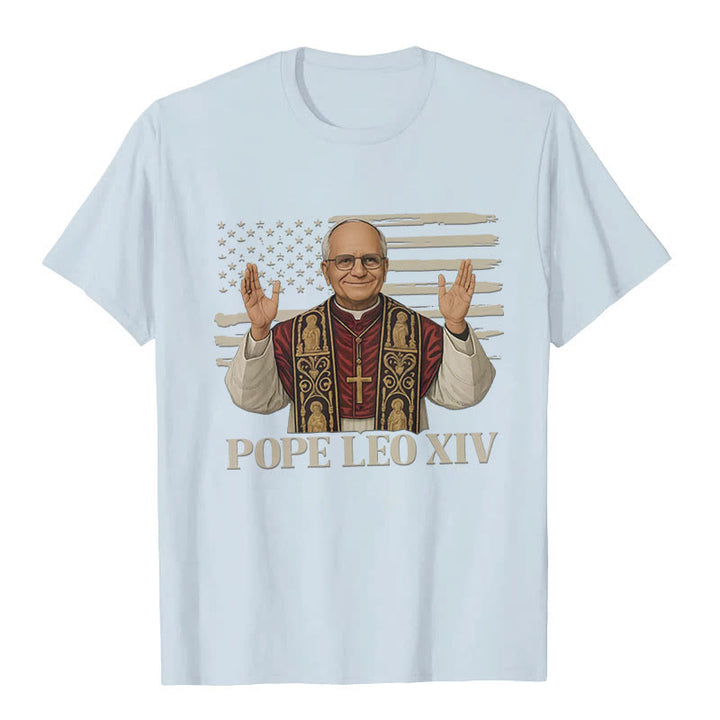 Christianartworkshop Papst Leo XIV. mit patriotischem Flair Unisex T-Shirt