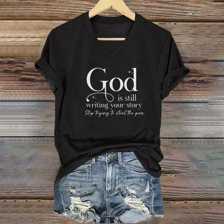 Christianartworkshop Damen T-Shirt mit V-Ausschnitt und Aufdruck „God Is Still Writing Your Story“ - Schwarz - 4XL - image 3