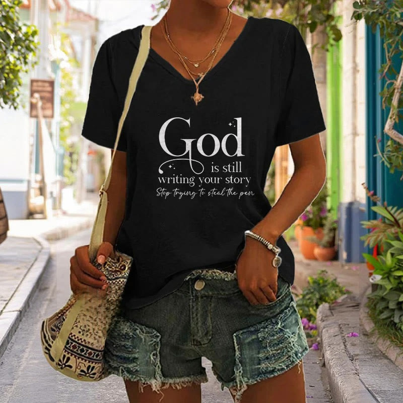 Christianartworkshop Damen T-Shirt mit V-Ausschnitt und Aufdruck „God Is Still Writing Your Story“