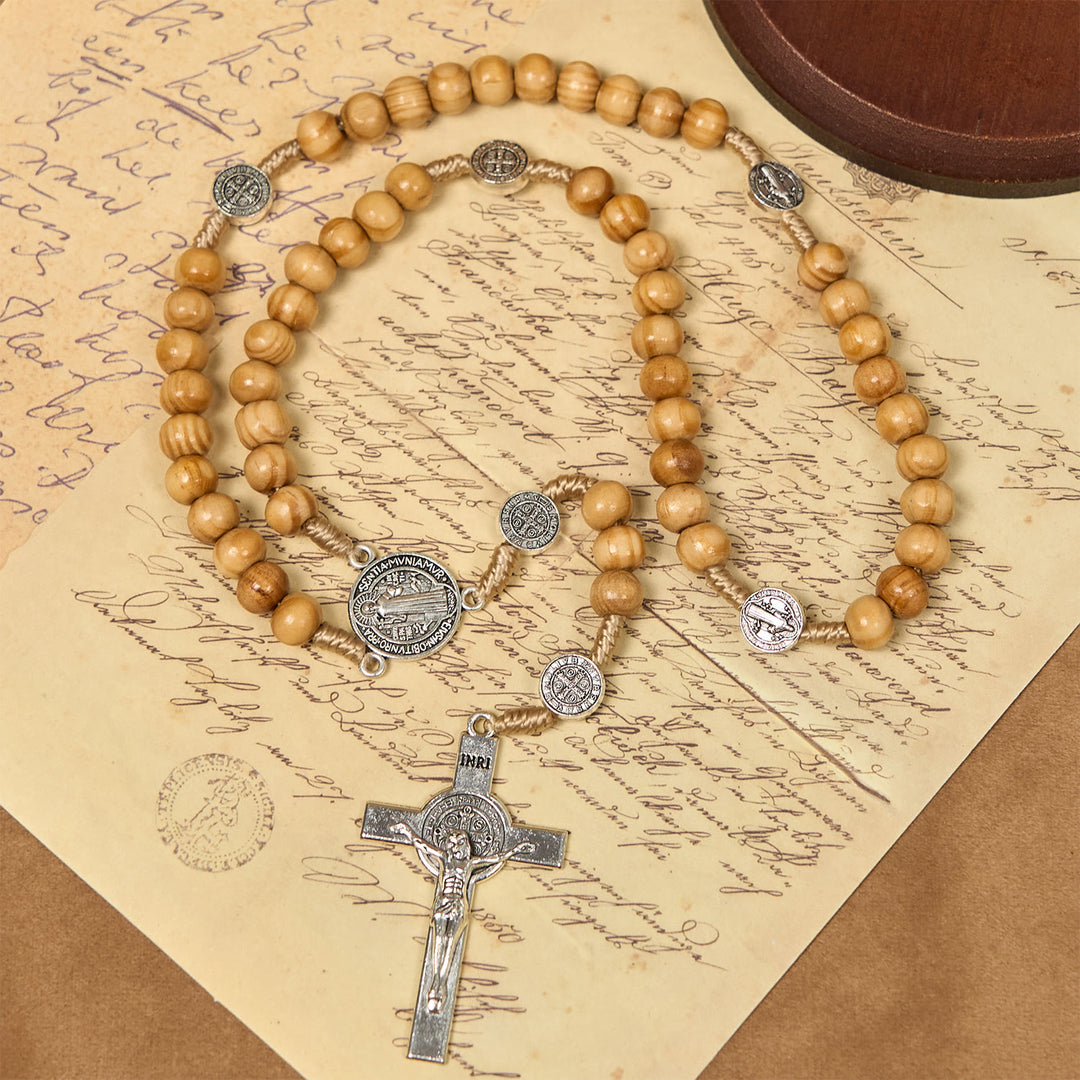 Christianartworkshop Rosenkranz mit St. Benedikt und Kruzifix aus runden 8-mm-Perlen aus Olivenholz: Gesegnete Hingabe in jeder Perle - image 3