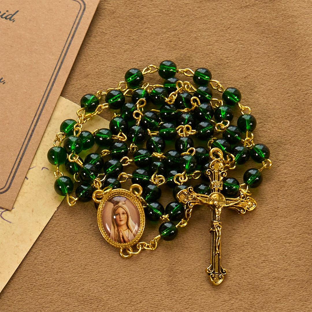 Christianartworkshop Vintage-Rosenkranz aus grünen Glasperlen mit Jungfrau Maria und Kruzifix: Glaube – gefülltes Erbstück - Jungfrau Maria Medaille & Kruzifix - image 1