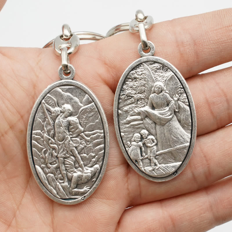 Christianartworkshop Schlüsselanhänger mit Schutzengel- und St. Michael-Anhänger im Vintage-Stil: Andenken an den Schutz des Glaubens - Schutzengel & St. Michael - image 0