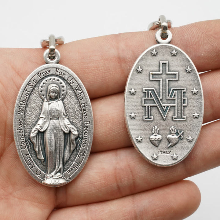 Christianartworkshop Klassischer handgeschnitzter Schlüsselanhänger mit der Wundertätigen Medaille von Maria: Anmutiges Zeichen des hingebungsvollen Glaubens - image 1