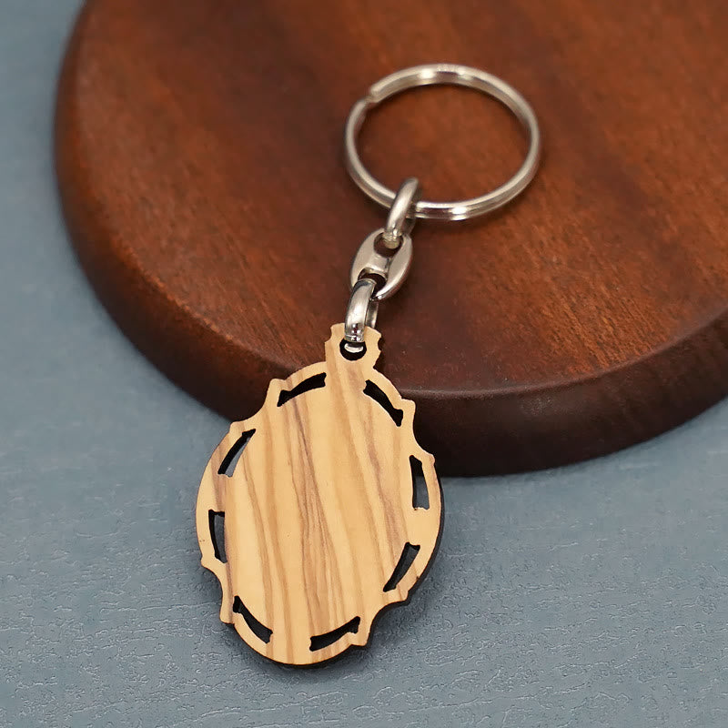 Christianartworkshop Schlüsselanhänger mit St. Benedikt-Medaille aus Holz: Zeitgenössisches Abzeichen der spirituellen Verteidigung - image 5