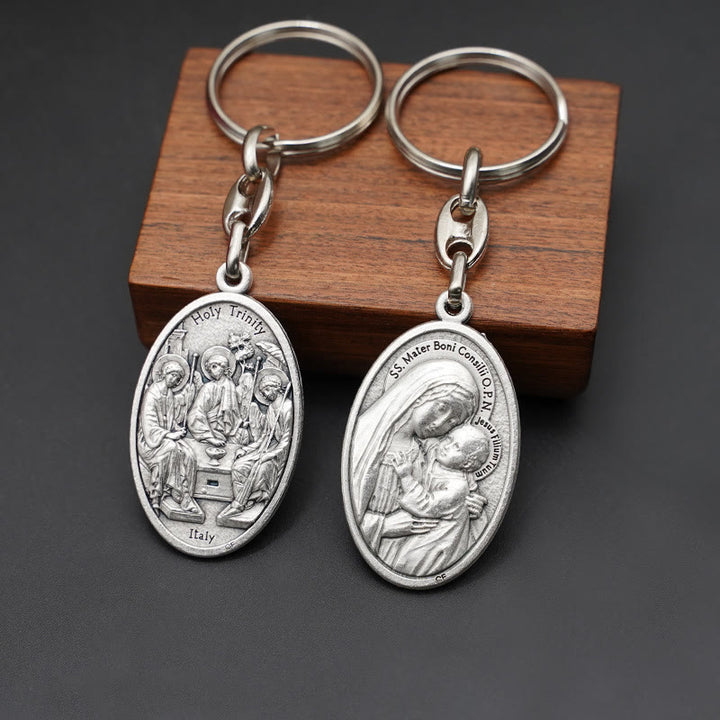 Christianartworkshop Eleganter Schlüsselanhänger aus oxidierter Legierung mit der Heiligen Dreifaltigkeit und der Mutter des Guten Rates: Ein Symbol der göttlichen Liebe - image 4