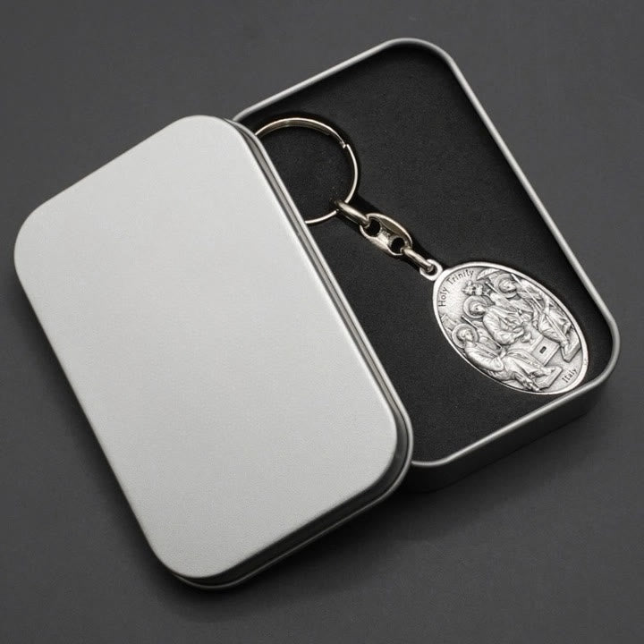 Christianartworkshop Eleganter Schlüsselanhänger aus oxidierter Legierung mit der Heiligen Dreifaltigkeit und der Mutter des Guten Rates: Ein Symbol der göttlichen Liebe - image 4