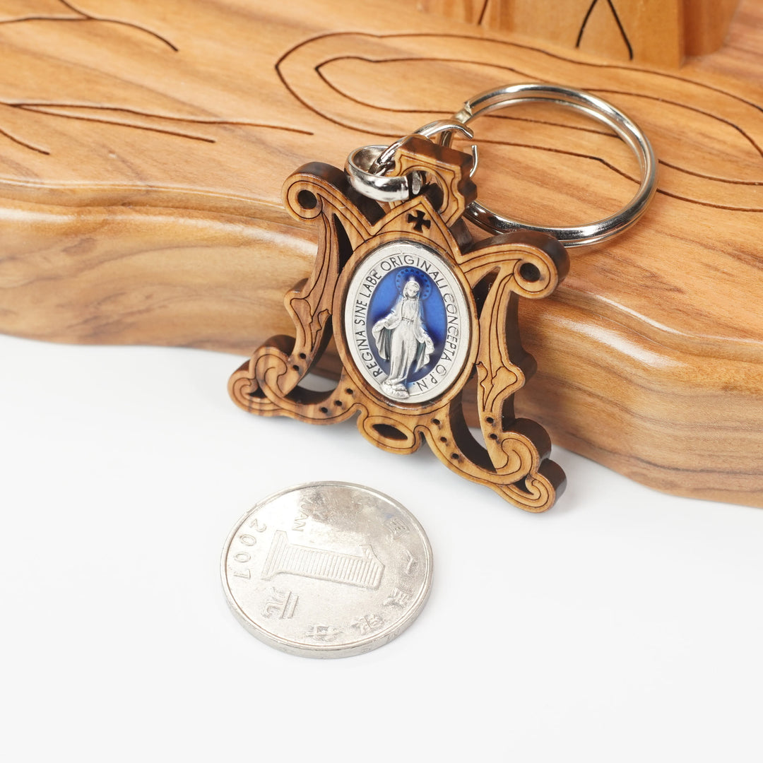 Christianartworkshop Hochwertiger Schlüsselanhänger mit Wundertätiger Medaille aus Olivenholz und Emaille der Jungfrau Maria: Andenken an die Hingabe Marias - image 4