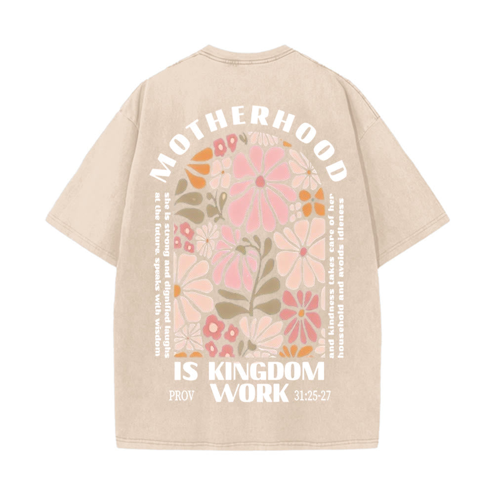 Christianartworkshop Unisex-T-Shirt mit Aufschrift „Motherhood Is Kingdom Work“, gewaschen - Aprikose - 5XL - image 1