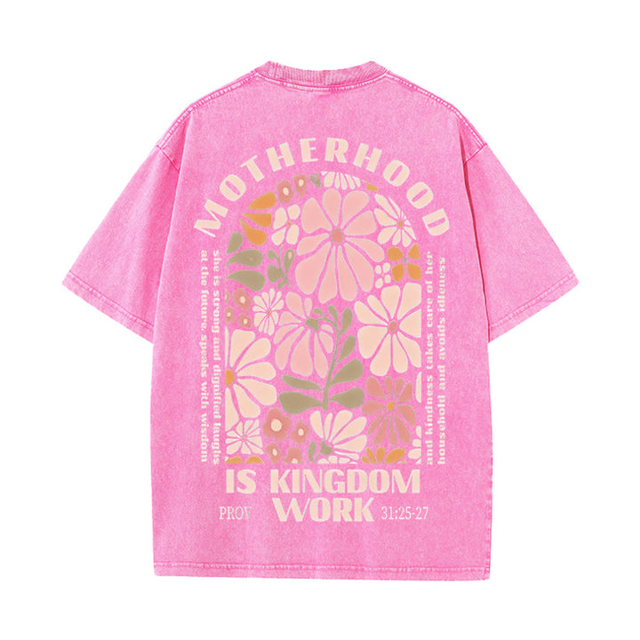 Christianartworkshop Unisex-T-Shirt mit Aufschrift „Motherhood Is Kingdom Work“, gewaschen - Rosa - 5XL - image 16