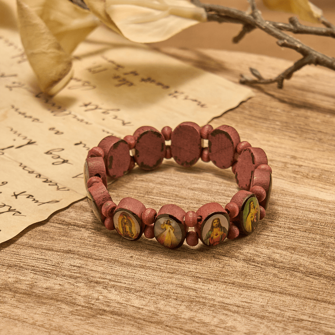 Klassisches Stretch-Armband aus Holzperlen von Christianartworkshop mit Ikonen von Maria, Jesus und Heiligen - image 5