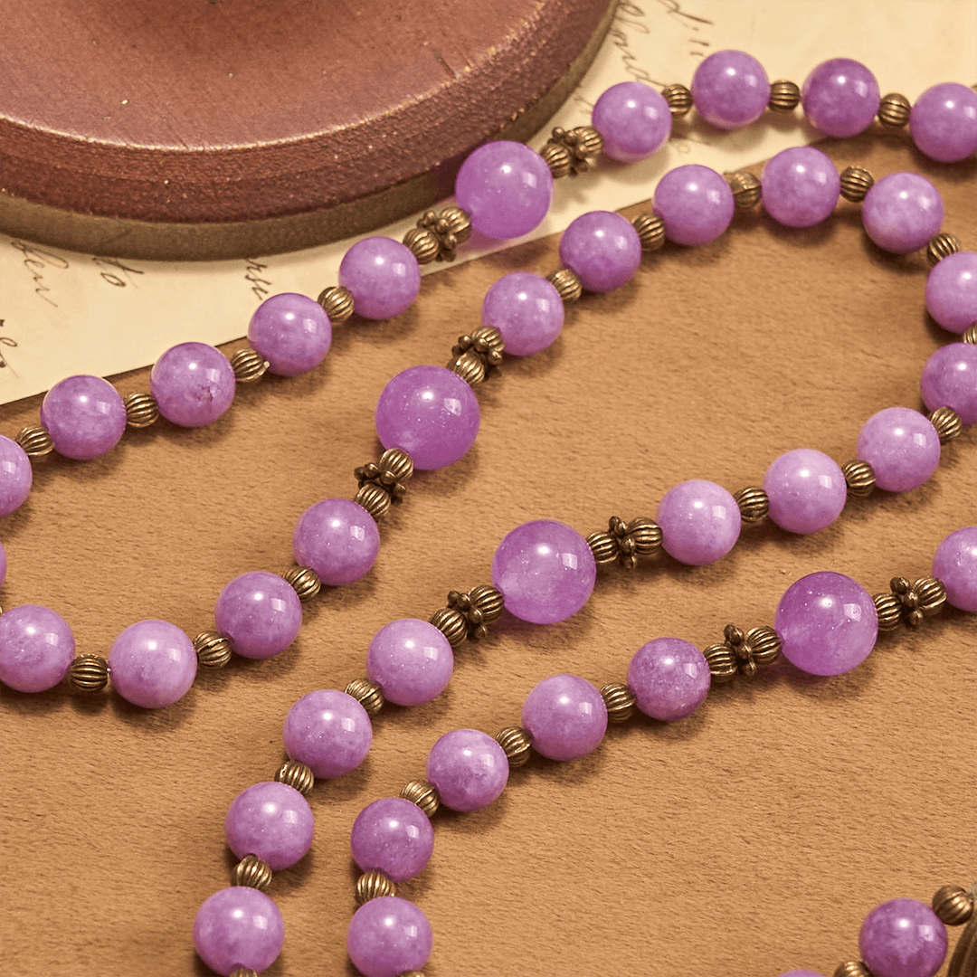 Christianartworkshop Rosenkranz aus violettem Granat-Chalcedon mit Kruzifix und dem Heiligen Benedikt: Anmutige spirituelle Verbindung - image 6