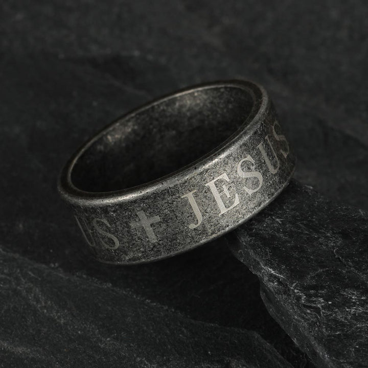 Christianartworkshop Minimalistischer Ring aus 925er Silber mit Jesus und Kreuz: Dezentes Symbol des Glaubens - image 3