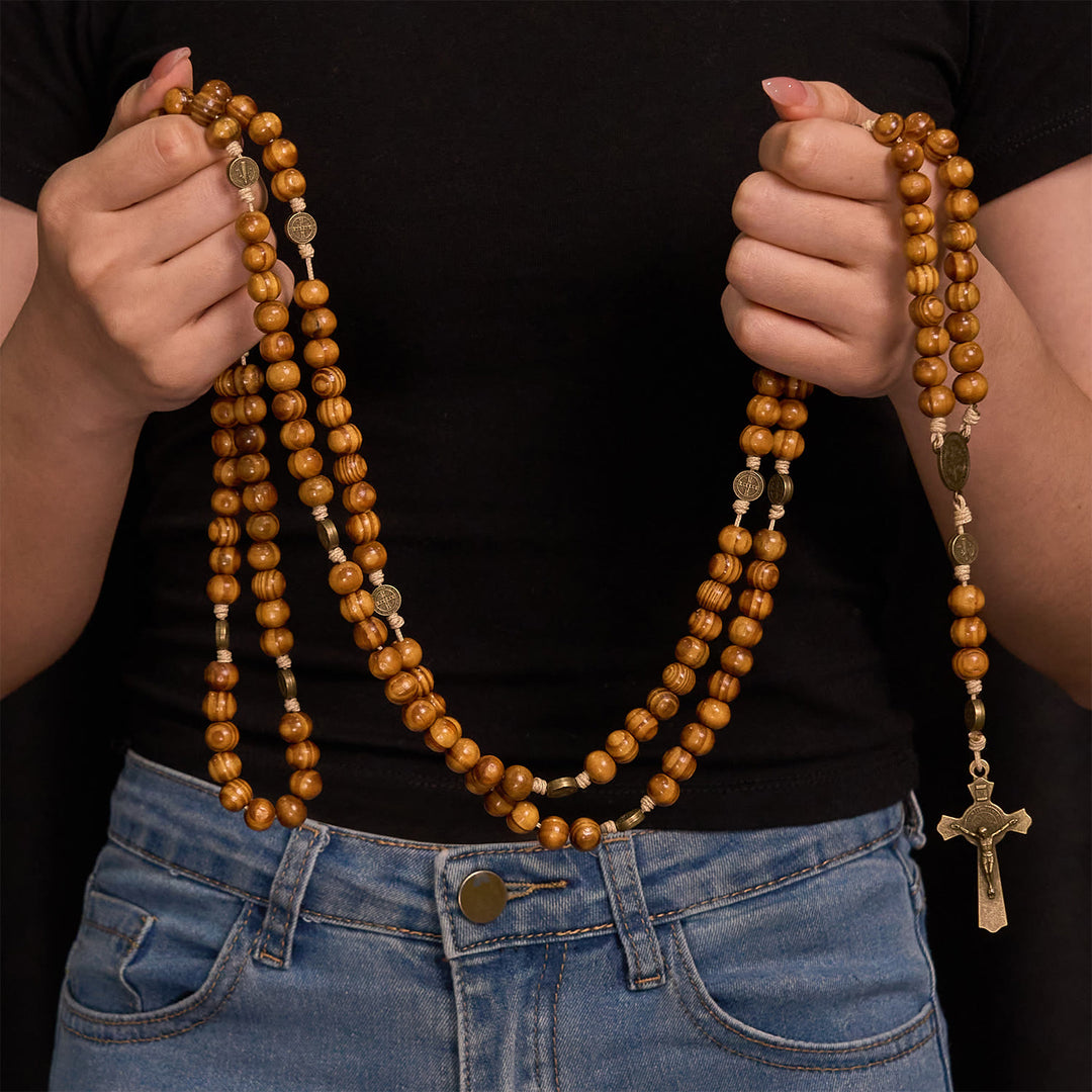 Christianartworkshop 15/20 Dekaden-Rosenkranz aus Olivenholz mit dem Design des Heiligen Benedikt, Kruzifix und Hüftkette – Göttliche Hingabe im doppelten Nutzen - image 6