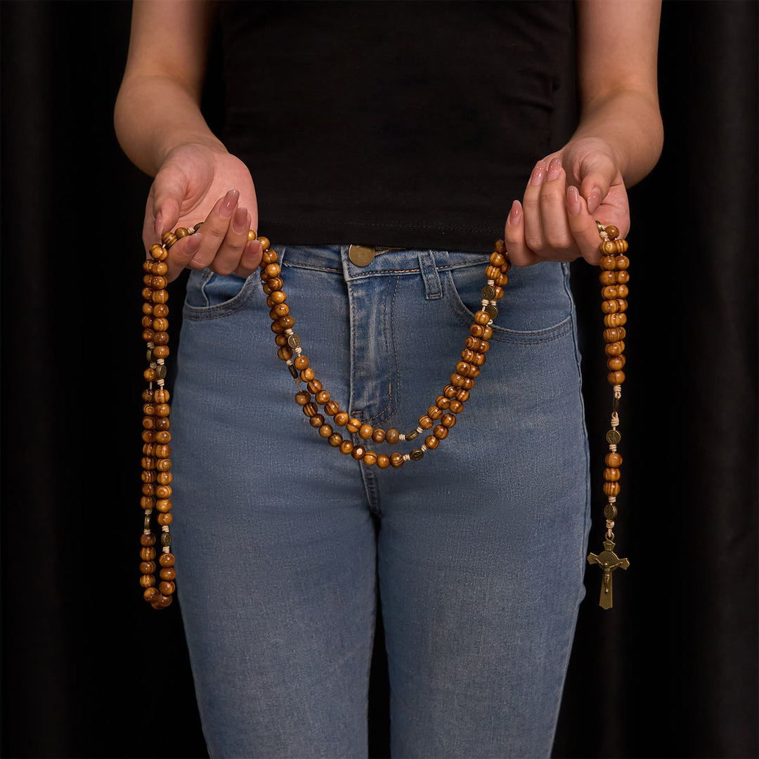 Christianartworkshop 15/20 Dekaden-Rosenkranz aus Olivenholz mit dem Design des Heiligen Benedikt, Kruzifix und Hüftkette – Göttliche Hingabe im doppelten Nutzen - image 8