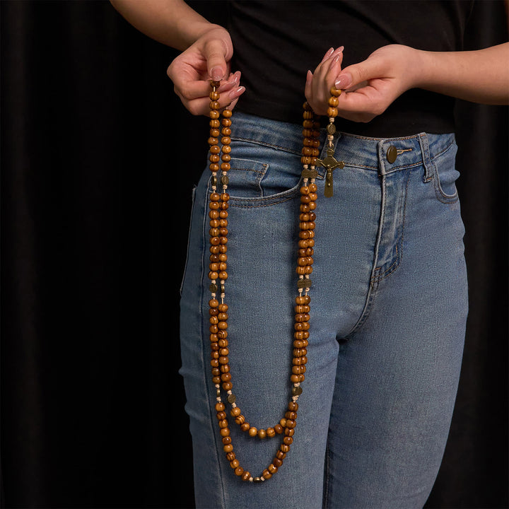 Christianartworkshop 15/20 Dekaden-Rosenkranz aus Olivenholz mit dem Design des Heiligen Benedikt, Kruzifix und Hüftkette – Göttliche Hingabe im doppelten Nutzen - image 5