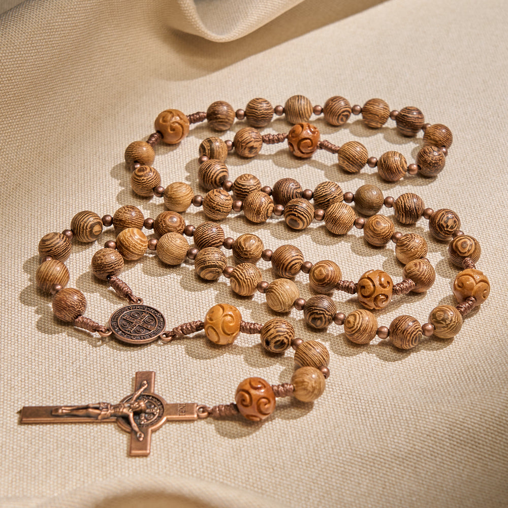 Christianartworkshop Göttlicher Rosenkranz aus Olivenholz, geschmückt mit der Medaille und dem Kruzifix des Heiligen Benedikt: Heilige Hingabe - image 2