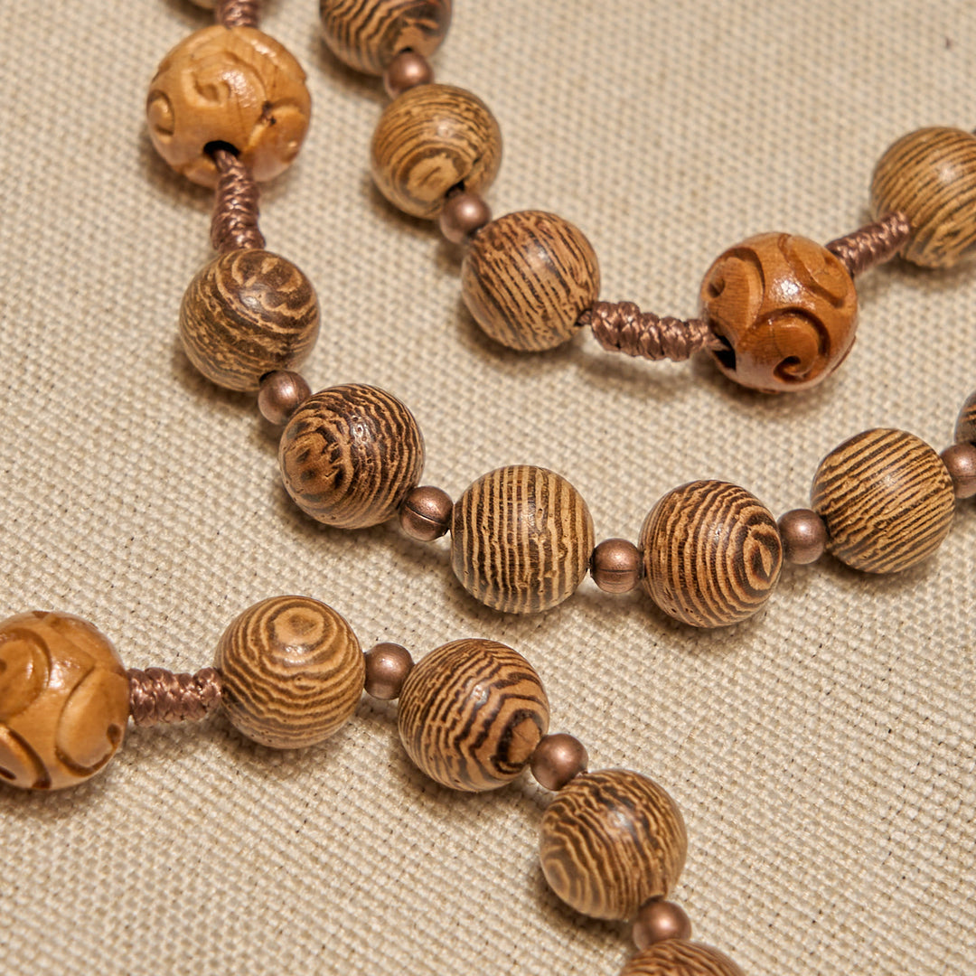 Christianartworkshop Göttlicher Rosenkranz aus Olivenholz, geschmückt mit der Medaille und dem Kruzifix des Heiligen Benedikt: Heilige Hingabe - image 7