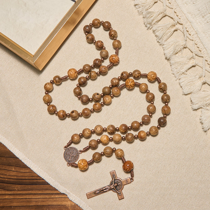 Christianartworkshop Göttlicher Rosenkranz aus Olivenholz, geschmückt mit der Medaille und dem Kruzifix des Heiligen Benedikt: Heilige Hingabe - image 4