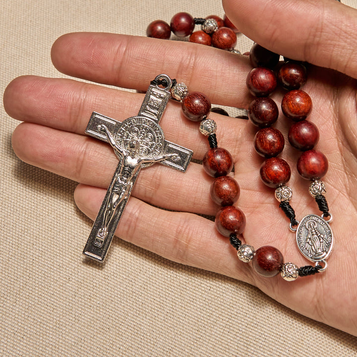 Christianartworkshop Rosenkranz aus rotem Holz und Rosenperlen mit Wundertätiger Medaille: Umarme göttliche Gnade und Schutz - image 5