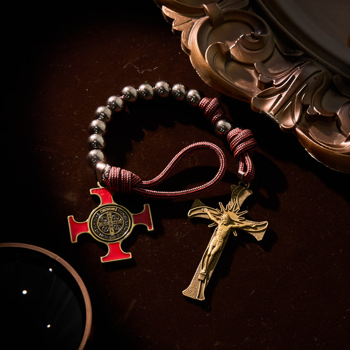 Christianartworkshop Schicker tragbarer Taschenrosenkranz mit goldener St. Benedikt-Medaille und Kruzifix: Tragen Sie göttlichen Schutz überallhin mit sich - image 5