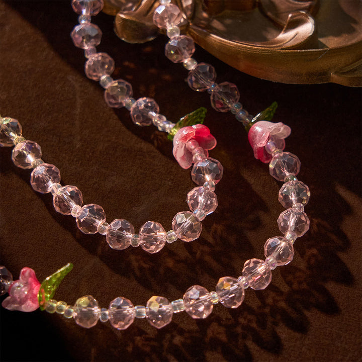 Christianartworkshop Eleganter Rosenkranz aus rosa Kristall mit 3D-Rosenperlen, silberner Kelchmedaille und Kruzifix: Umarme die göttliche Gnade - image 8