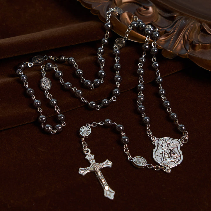 Christianartworkshop Heiliger Rosenkranz aus glänzenden schwarzen Perlen mit Anhänger und Kruzifix des Erzengels Michael - image 3