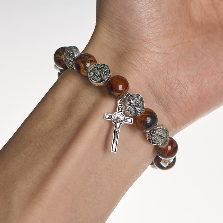 Dreifarbiges Perlenarmband von Christianartworkshop mit silberner St.-Benedikt-Medaille und Kruzifix: Divine Faith Artistry - image 17