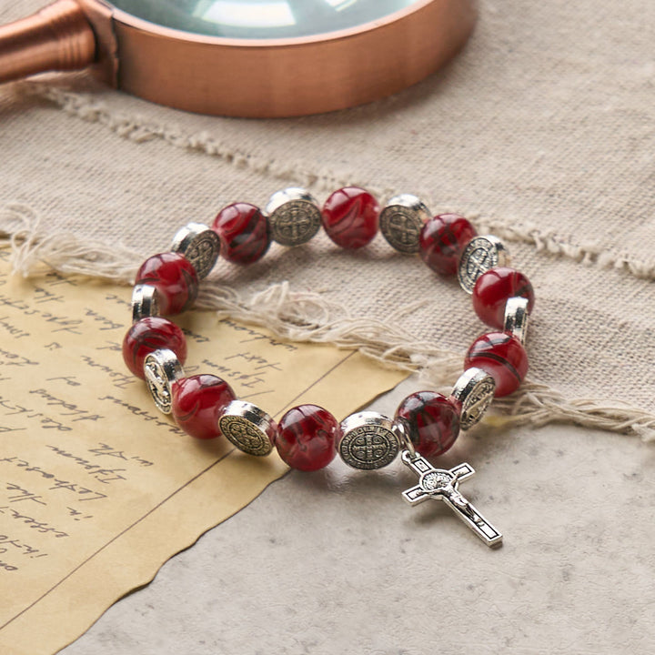 Dreifarbiges Perlenarmband von Christianartworkshop mit silberner St.-Benedikt-Medaille und Kruzifix: Divine Faith Artistry - image 6