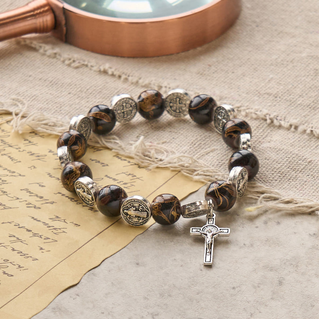 Christianartworkshop Dreifarbiges Perlenarmband mit silberner St. Benedikt-Medaille und Kruzifix: Divine Faith Artistry - image 8
