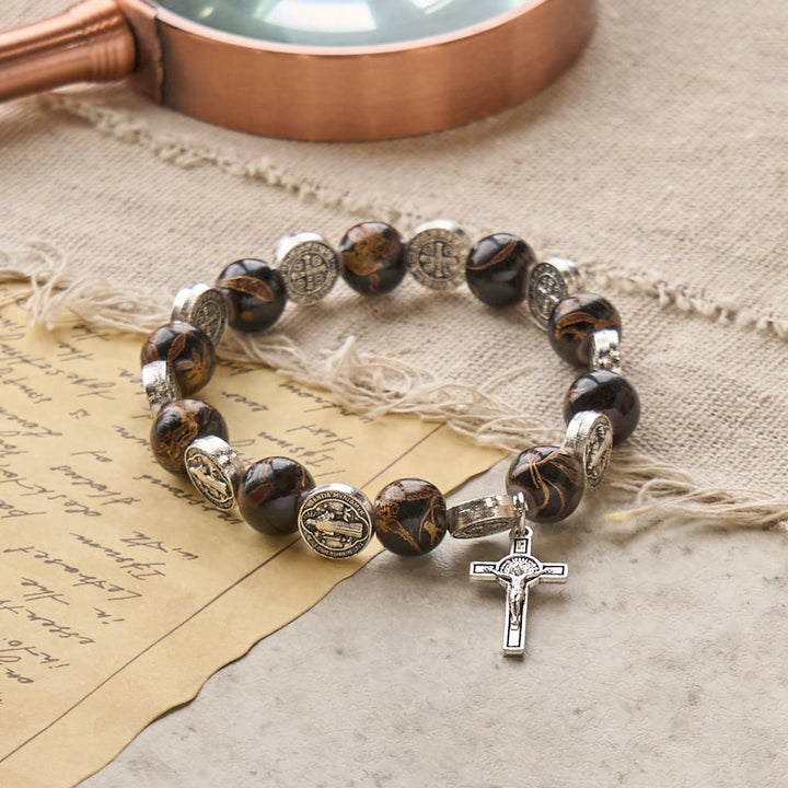 Dreifarbiges Perlenarmband von Christianartworkshop mit silberner St.-Benedikt-Medaille und Kruzifix: Divine Faith Artistry - image 7
