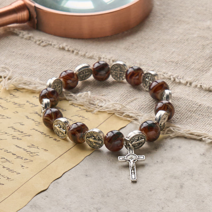 Dreifarbiges Perlenarmband von Christianartworkshop mit silberner St.-Benedikt-Medaille und Kruzifix: Divine Faith Artistry - image 8
