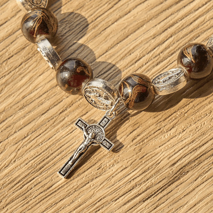 Dreifarbiges Perlenarmband von Christianartworkshop mit silberner St.-Benedikt-Medaille und Kruzifix: Divine Faith Artistry - image 10