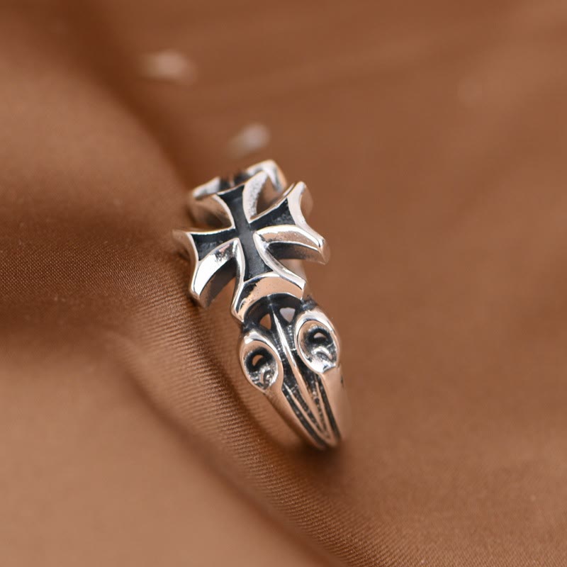 Christianartworkshop Minimalistischer verstellbarer Bandring mit Malteserkreuz aus 925er Silber: Wertvolles Erbstück des Glaubens - image 4