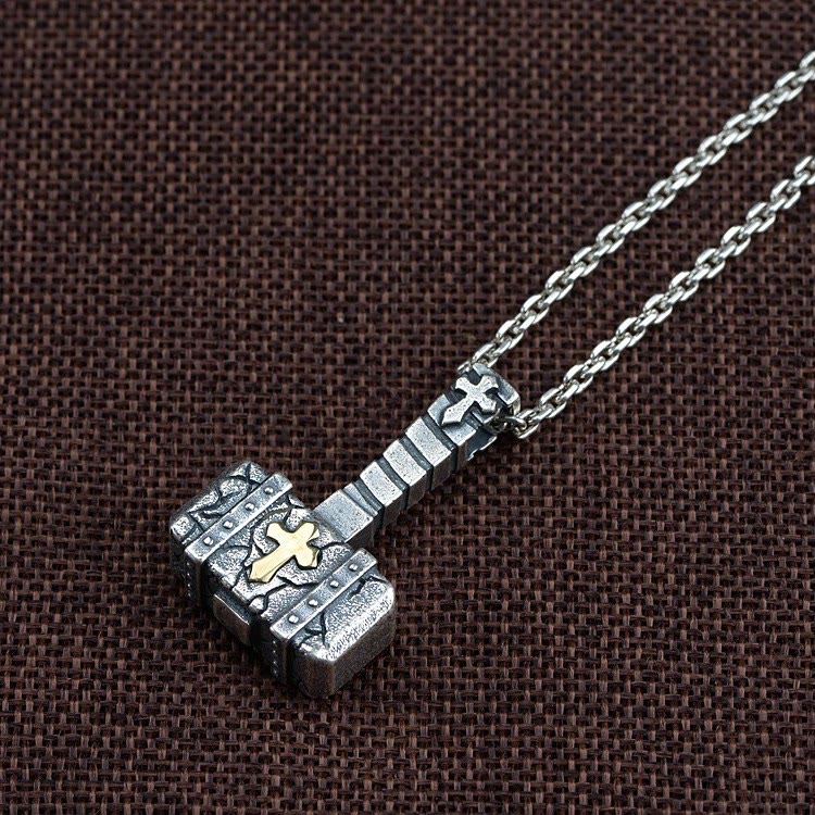Christianartworkshop Heilige Halskette aus 925er Silber mit Hammerkreuz: Robustes Glaubenssymbol mit Retro-Touch - image 2