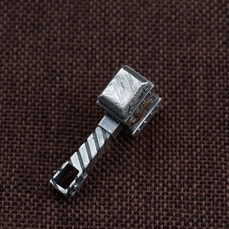 Christianartworkshop Heilige Halskette aus 925er Silber mit Hammerkreuz: Robustes Glaubenssymbol mit Retro-Touch - image 6