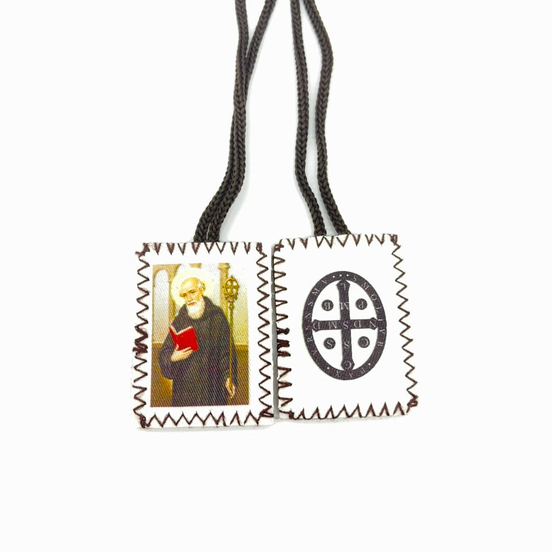 Christianartworkshop Skapulier in Vintage-Stempelform auf schwarzer Wollkordel mit dem Heiligen Benedikt und Kruzifix - Skapulier - image 1