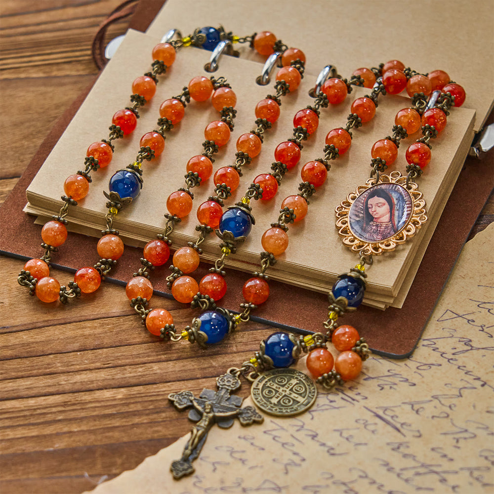 Christianartworkshop Handgefertigter Rosenkranz mit Medaille aus orangefarbenem Chalcedon „Unsere Liebe Frau, St. Benedikt“ - image 1