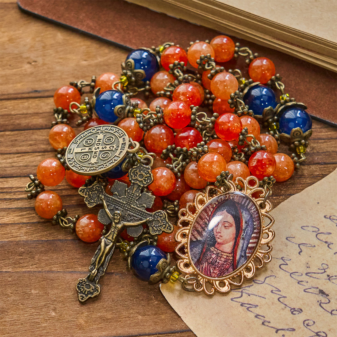 Christianartworkshop Handgefertigter Rosenkranz mit Medaille aus orangefarbenem Chalcedon „Unsere Liebe Frau, St. Benedikt“ - image 3