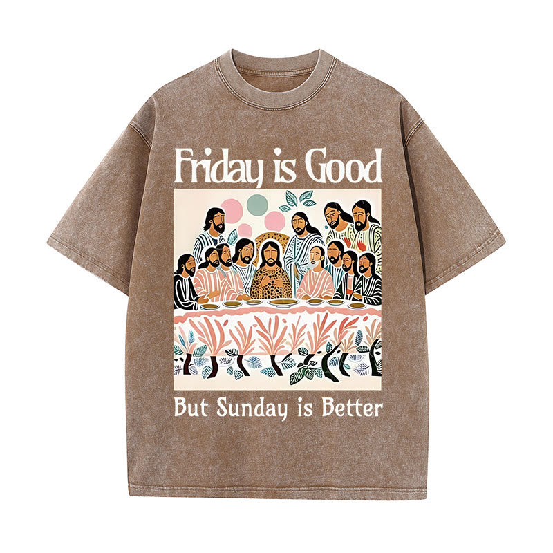 Christianartworkshop – T-Shirt „Friday Is Good“ in bunter Waschung - Kaffee - 5XL - image 0