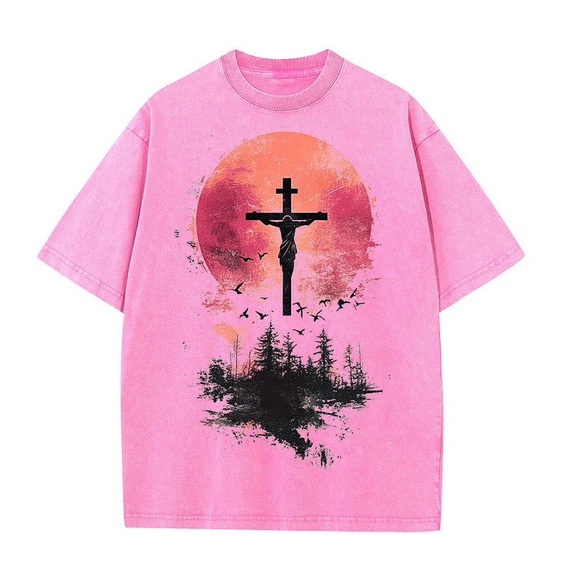 Christianartworkshop Göttliches Kruzifix über Naturlandschaft Unisex gewaschenes T-Shirt