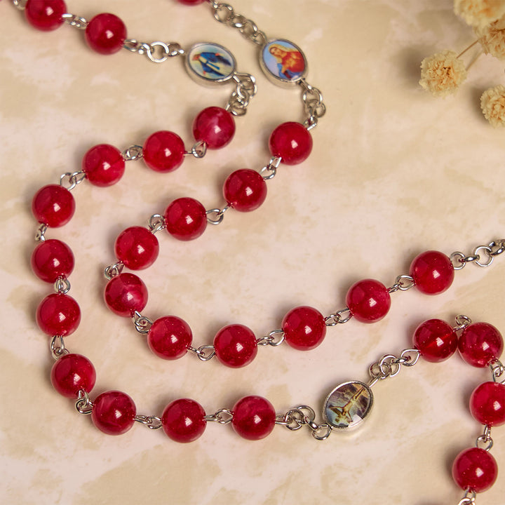 Christianartworkshop Eleganter Rosenkranz aus runden Perlen in Burgunderrot, 8 mm, mit geschnitzter Blume, Medaille Unserer Lieben Frau und Heiliger Gral