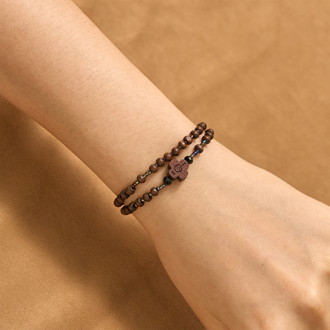 Christianartworkshop Klassisches Holzperlenarmband mit Kreuz: Zeitloses Symbol des dezenten Glaubens
