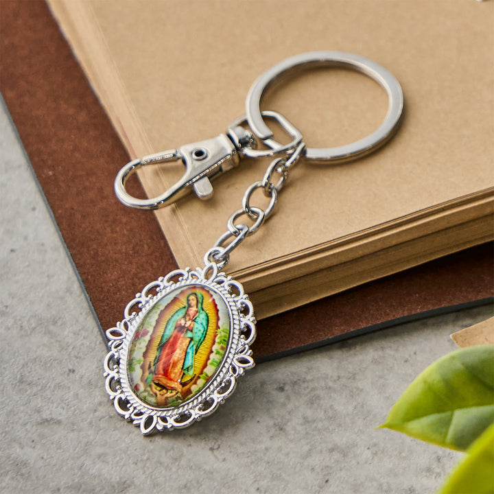 Christianartworkshop Schlüsselanhänger mit Medaille Unserer Lieben Frau mit Tauben- und Blütenmuster: Ideal als Geschenk zur Taufe - Blume gerahmt - image 5