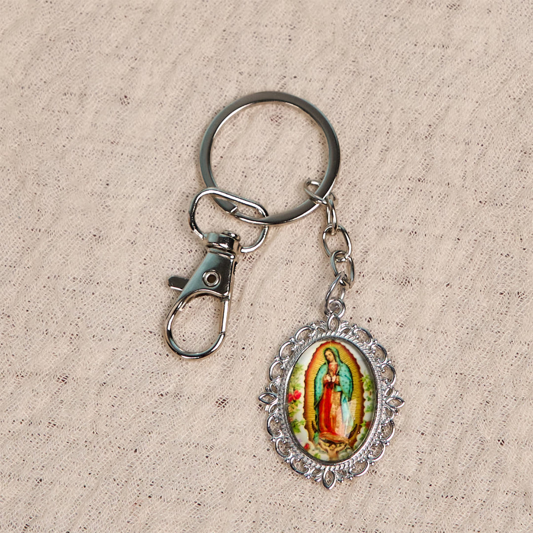 Christianartworkshop Schlüsselanhänger mit Medaille Unserer Lieben Frau mit Tauben- und Blütenmuster: Ideal als Geschenk zur Taufe - image 7