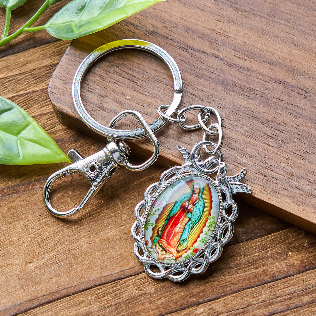 Christianartworkshop Schlüsselanhänger mit Medaille Unserer Lieben Frau mit Tauben- und Blütenmuster: Ideal als Geschenk zur Taufe - image 2