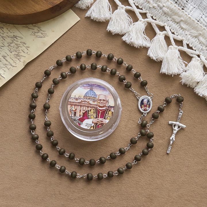 Christianartworkshop Rosenkranz aus roten Holzperlen zum Gedenken an Papst Leo XIV.: Ein spiritueller Schatz - Kaffee - image 12