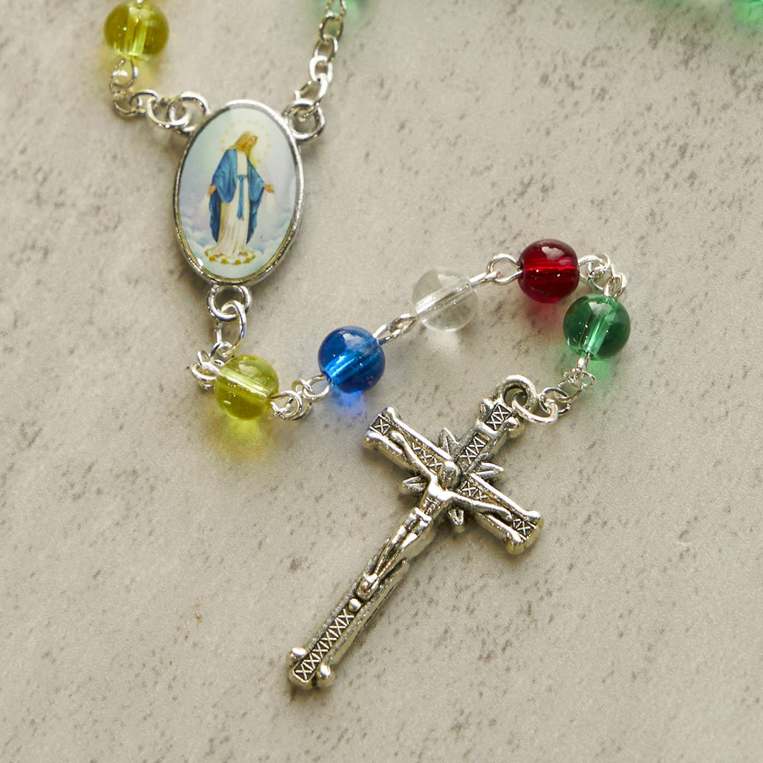 Christianartworkshop Rosenkranz mit Anhänger und Kruzifix der Heiligen Jungfrau Maria, 6 mm, transparente, mehrfarbige Regenbogenperlen
