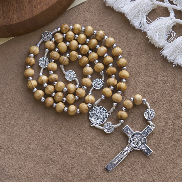Christianartworkshop Rosenkranz mit Anhänger St. Benedikt und INRI-Kruzifix aus 8 mm braunen Holzperlen aus Hanfkordel