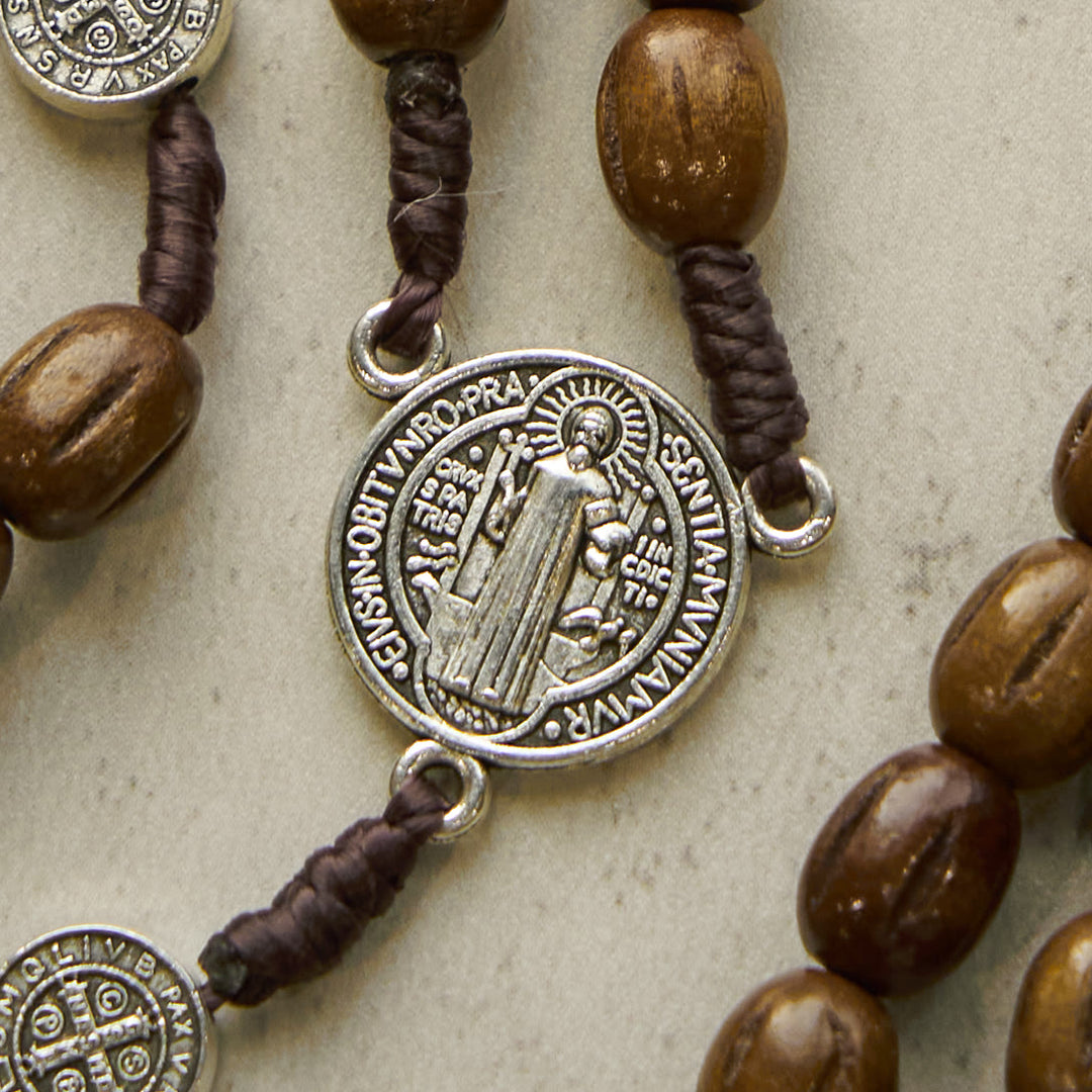 Christianartworkshop Rosenkranz im Retro-Stil, 10 mm, mattbraun, mit St. Benedikt-Anhänger und INRI-Kruzifix-Rosenkranz