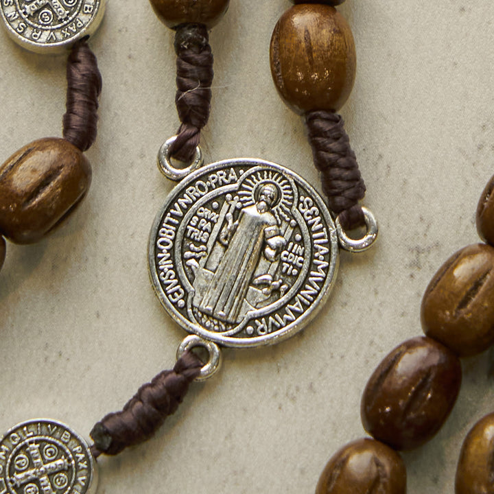 Christianartworkshop Rosenkranz im Retro-Stil, 10 mm, mattbraun, mit St. Benedikt-Anhänger und INRI-Kruzifix-Rosenkranz